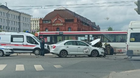 Около площади Ленина столкнулись Daewoo Nexia и Skoda