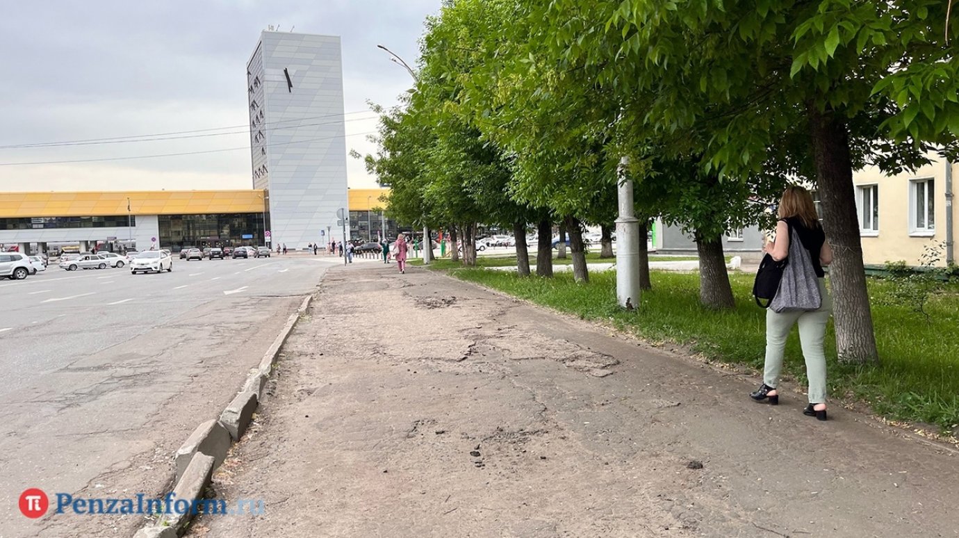Пензенцу стало стыдно за тротуар рядом с Привокзальной площадью
