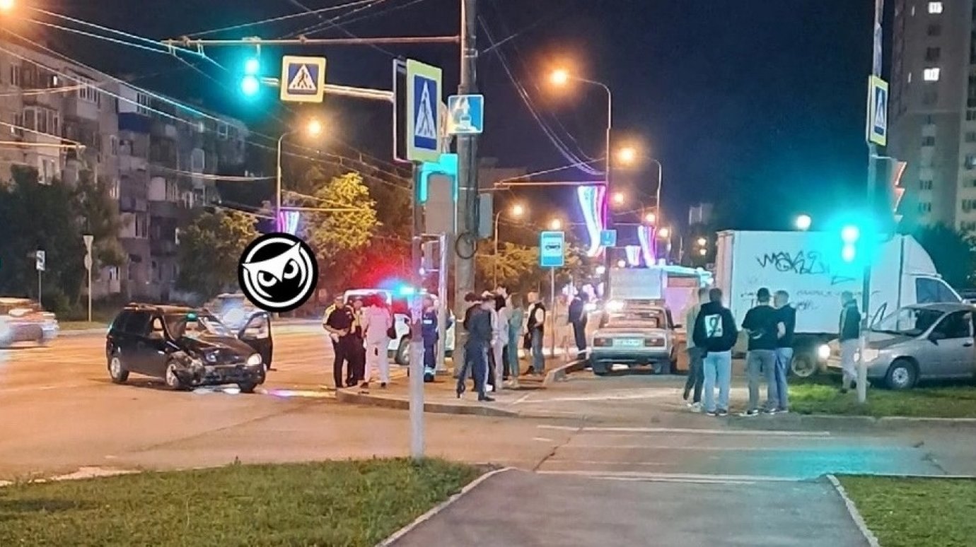 В вечернем ДТП на улице Суворова пострадал юный пассажир «Калины»