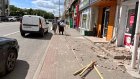 Обрушение у ТЦ «Гостиный двор»: тротуар по-прежнему небезопасен