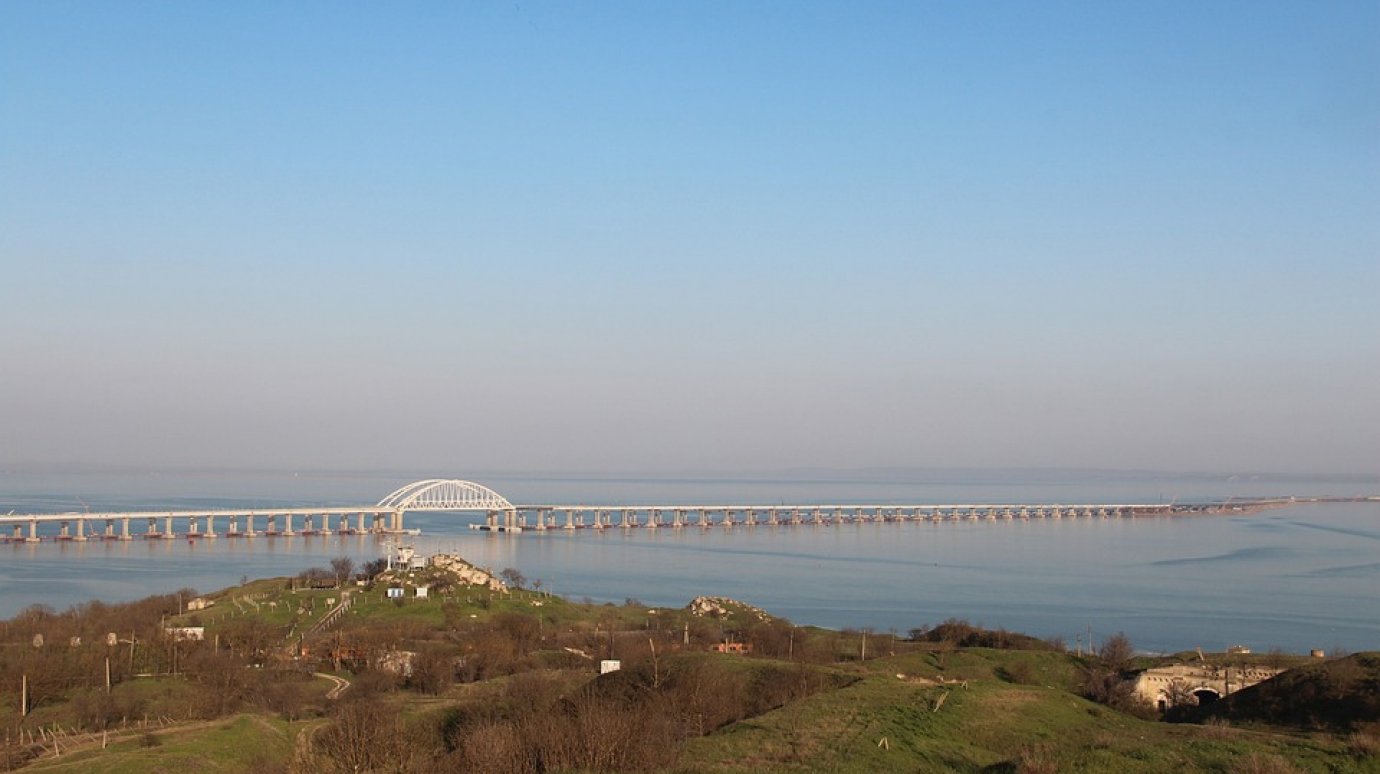 Пробка перед въездом на Крымский мост снова увеличилась