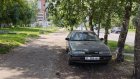 На Западной Поляне игнорируют машину, неделю стоящую на тротуаре