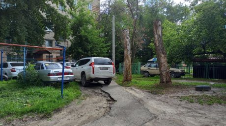 Водитель не раскаялся в нарушении правил парковки на ул. Свердлова