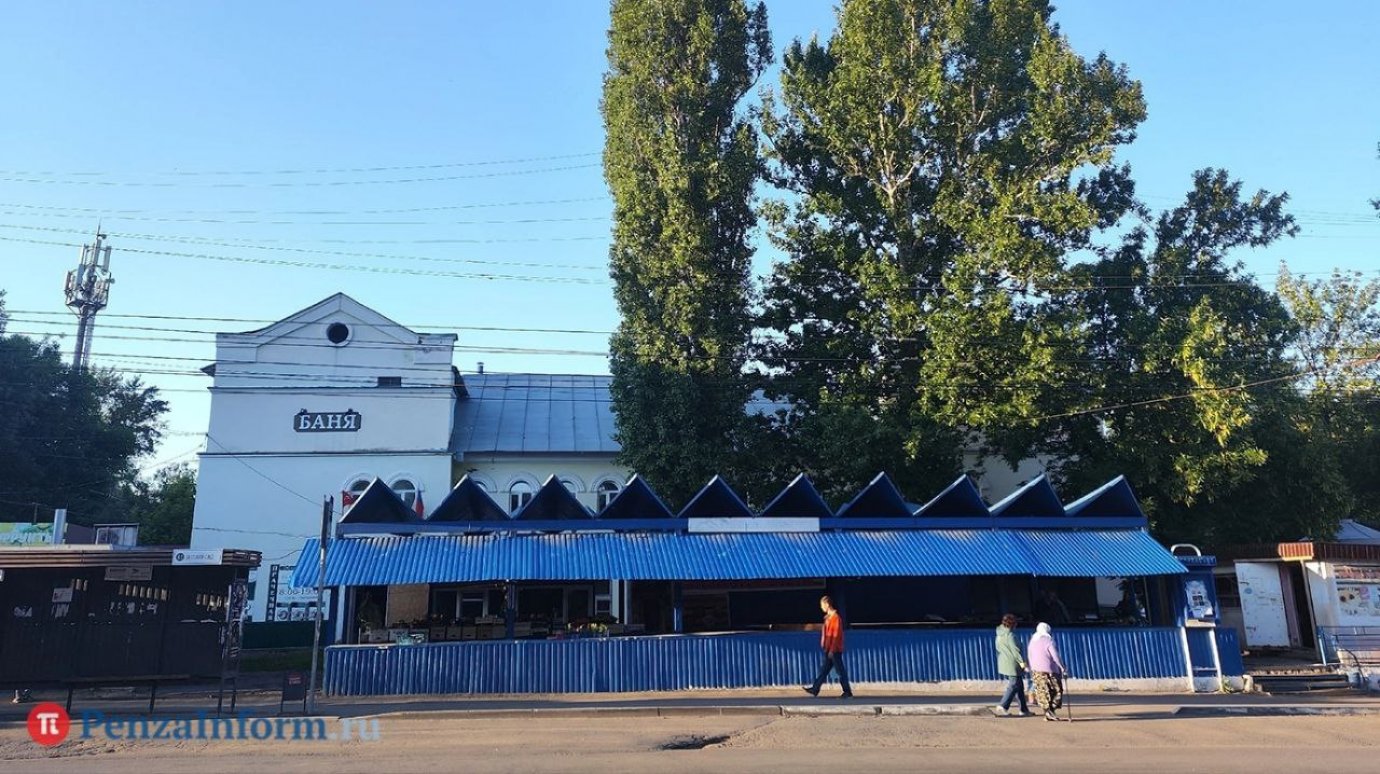 Жители Заводского района опасаются сноса местного рынка и бани
