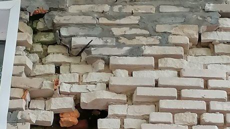 В Спасске люди боятся обрушения многоквартирного дома