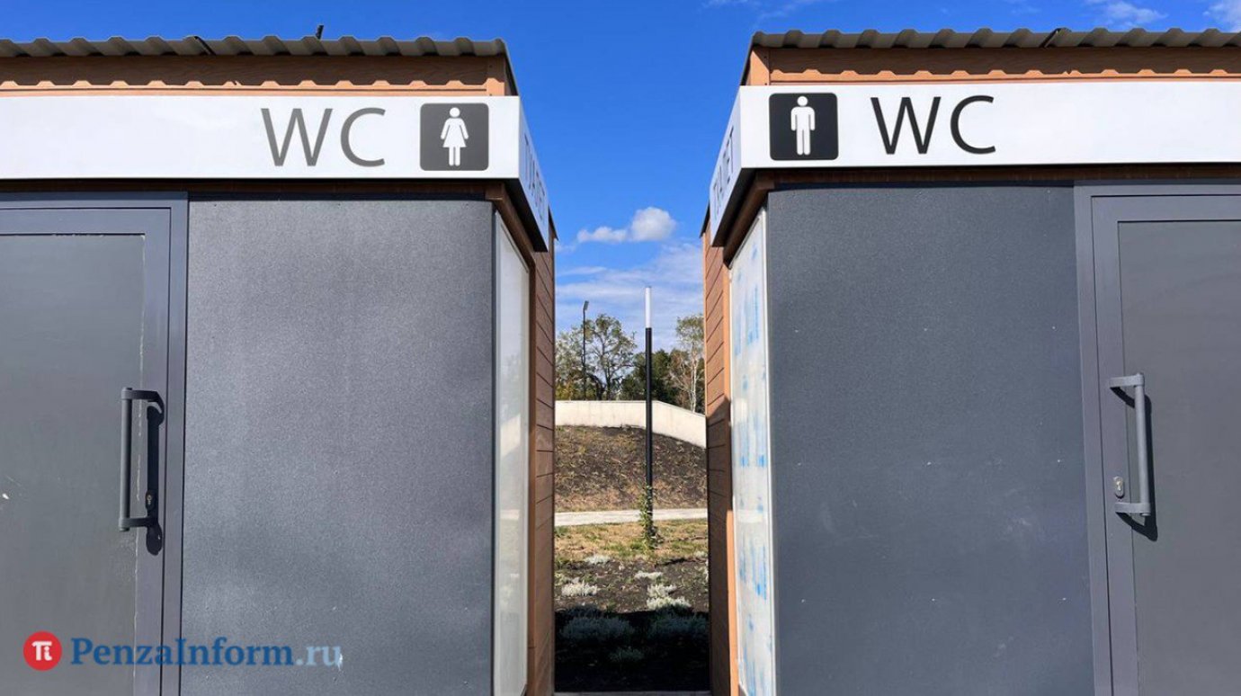 Новые туалеты на набережной Суры испортили хулиганы