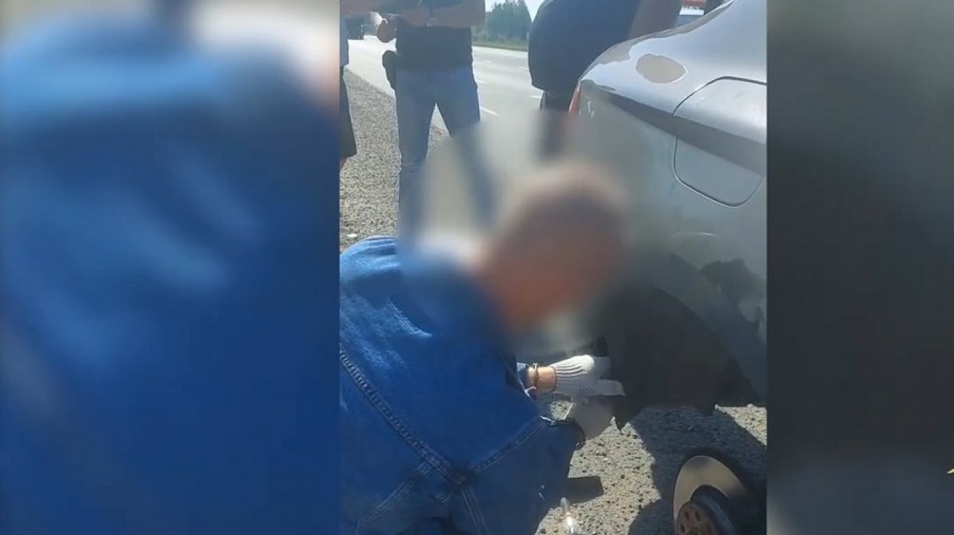 В Пензенской области в бампере машины нашли 10 кг наркотика