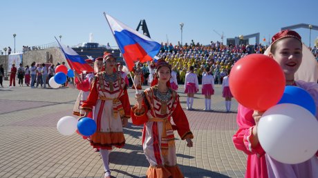 В Спутнике прошел фестиваль скандинавской ходьбы
