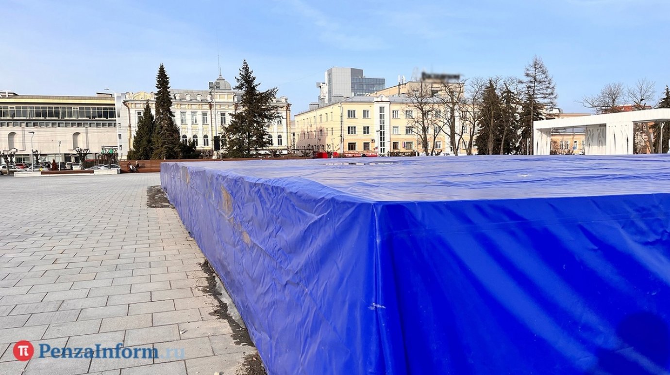 Гроб посреди города: пензенцев раздражает раннее закрытие фонтана