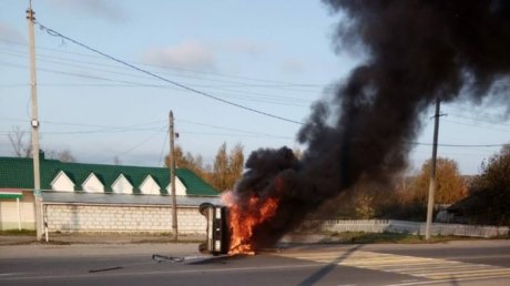 В Городище ВАЗ-2104 сгорел после аварии