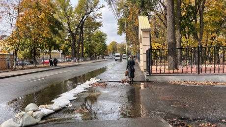 Улицу Лермонтова в Пензе залило водой