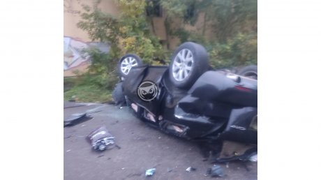 В Пензе легковой автомобиль упал с моста