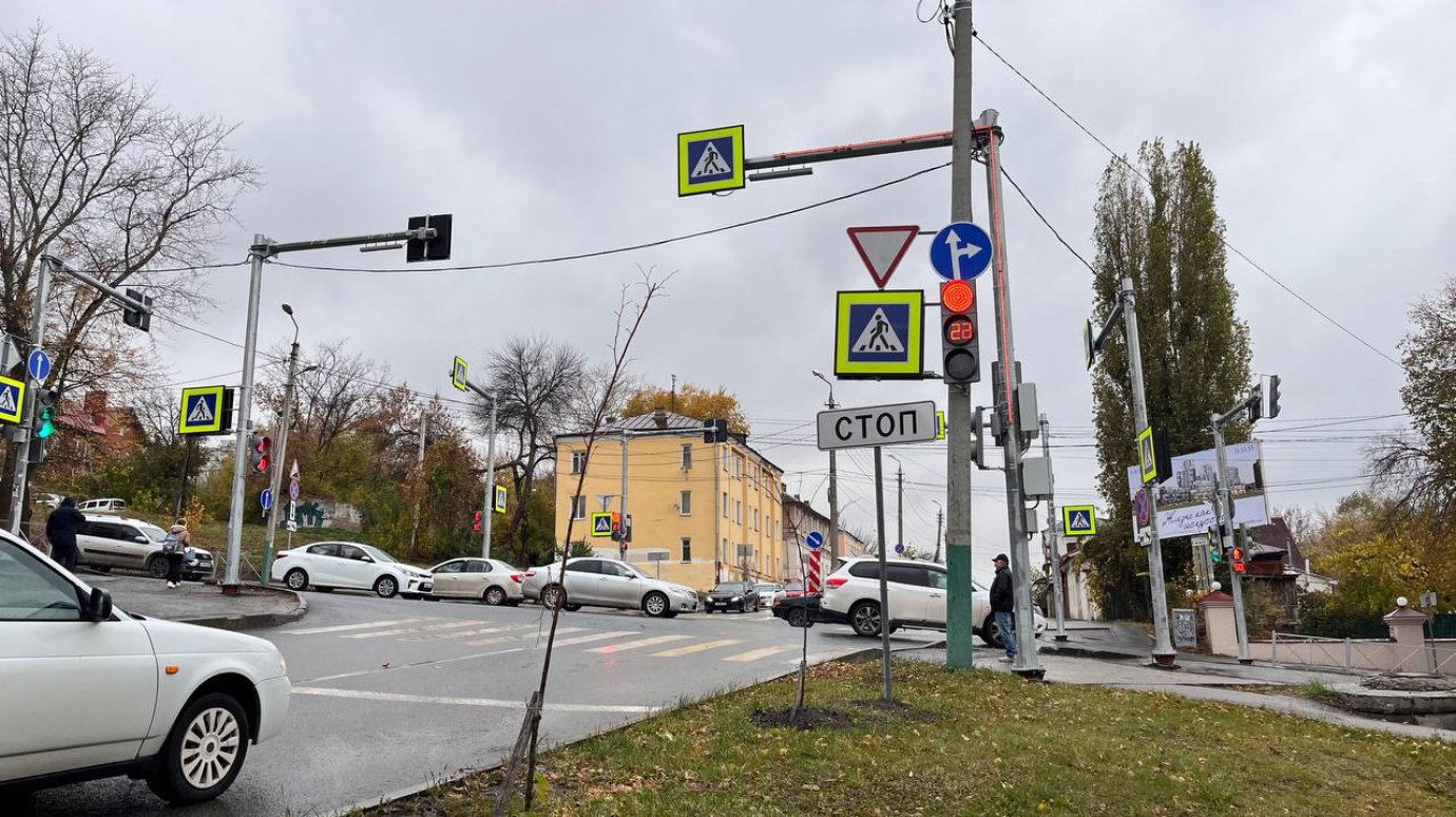 Названа причина установки светофора на Кураева-Володарского