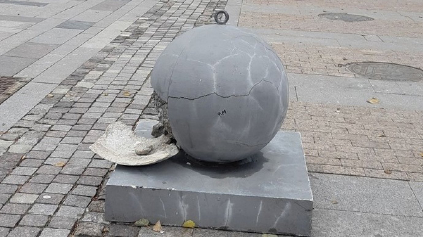 Антивандальные шары не выдержали ремонта Московской