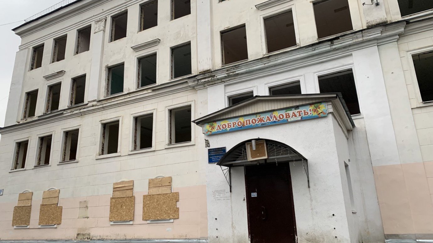 В Пензе демонтируют здание бывшей школы № 25