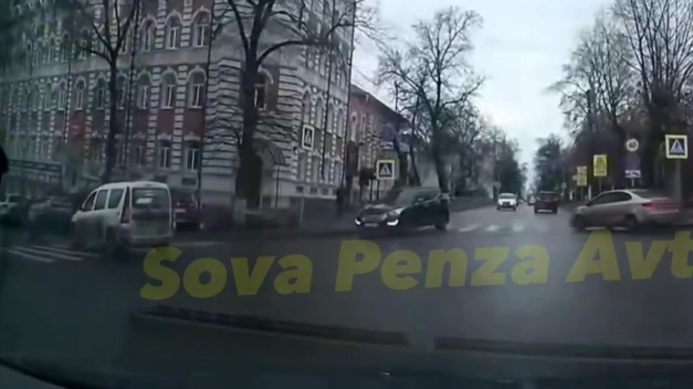В Пензе таксист на «Ладе-Ларгус» сбил пешехода