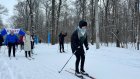 В Пензе лыжники в мороз пробежали 5 километров по аллее