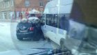 В ДТП с маршруткой на Западной Поляне пострадали 2 человека