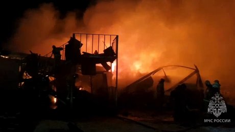 При пожаре на стройке в Арбекове погибли два человека
