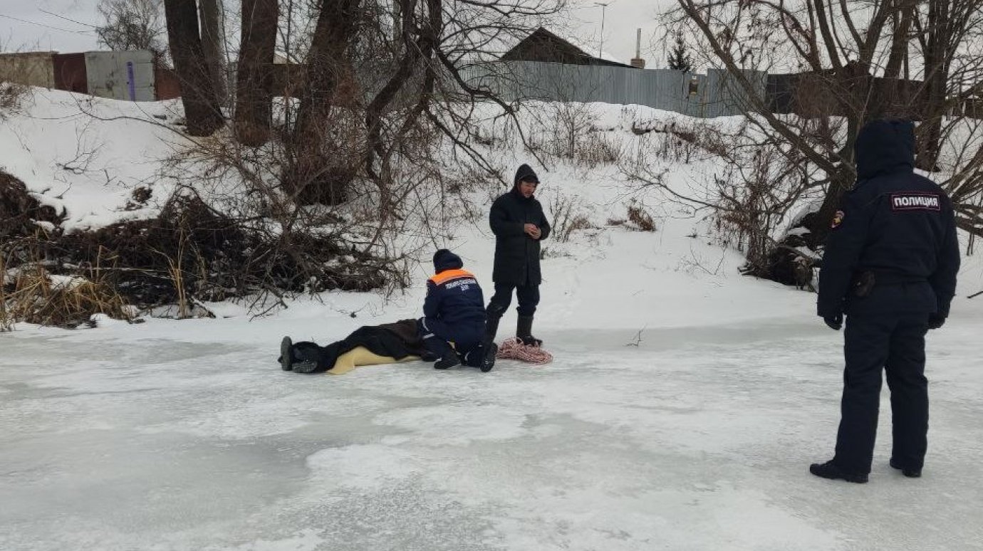 Пензенцы обнаружили на льду Суры замерзшего мужчину