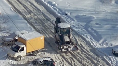 Пензенцы портят нервы и машины в снежном месиве на Ладожской