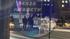 Двое молодых людей попали под машину в Терновке