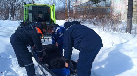 Спасатели не дали рыбаку погибнуть на льду Сурского водохранилища