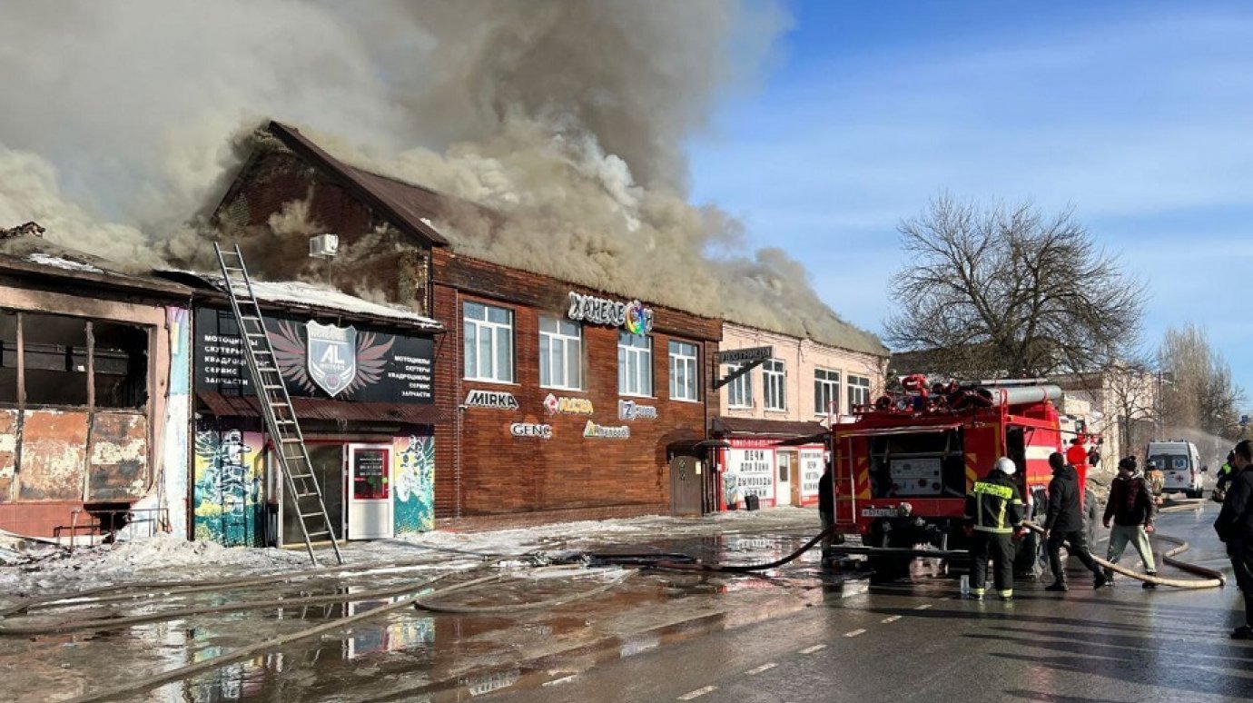 Крупным пожаром в центре Кузнецка занялась прокуратура
