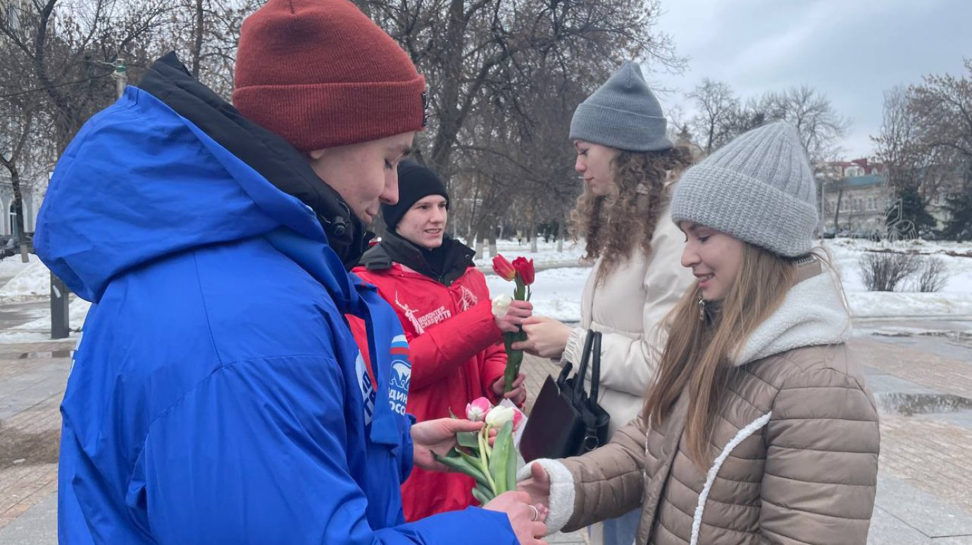 «Единая Россия» и «Молодая Гвардия» поздравят женщин с 8 Марта