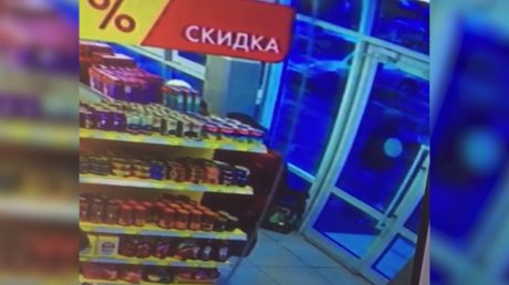 Пензенец на глазах у продавца украл продукты из магазина