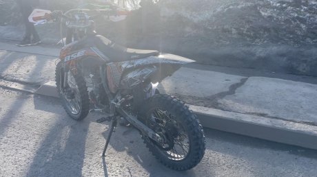 Появились кадры с места ДТП с 14-летним мотоциклистом в Пензе