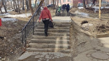 Состояние лестниц в центре города шокировало пензячку