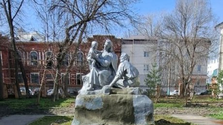 В Пензе скульптуру «Семья» на Володарского приведут в порядок