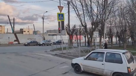 У светофора на перекрестке Бородина и Тернопольской пропал зеленый
