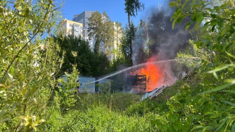 Пожар на заброшенной стройке в Заречном случился уже во второй раз