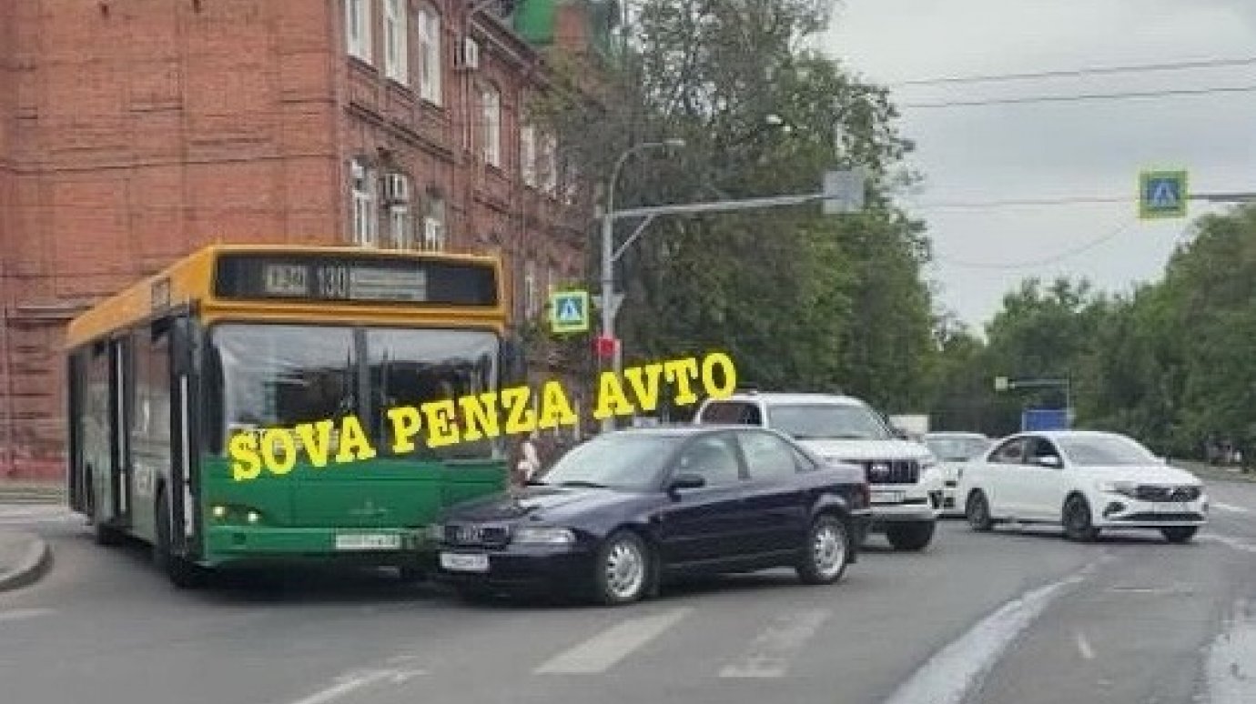 В Пензе случилось ДТП с участием автобуса