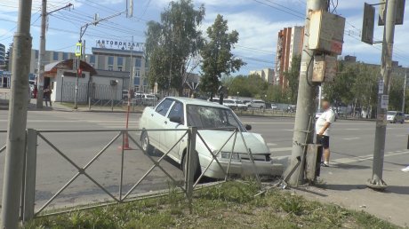 Появились кадры ДТП с пешеходами на улице Луначарского