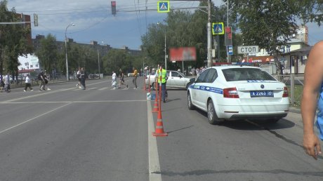 Появились кадры ДТП с пешеходами на улице Луначарского