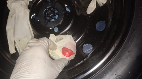 У 28-летнего водителя нашли 500 таблеток экстази и мефедрон
