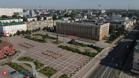 Пензячка нашла пропавшие с площади Ленина скамьи с решетками