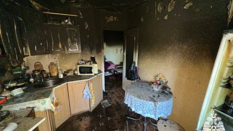 В Кузнецке на ул. Белинского случился пожар в многоквартирном доме
