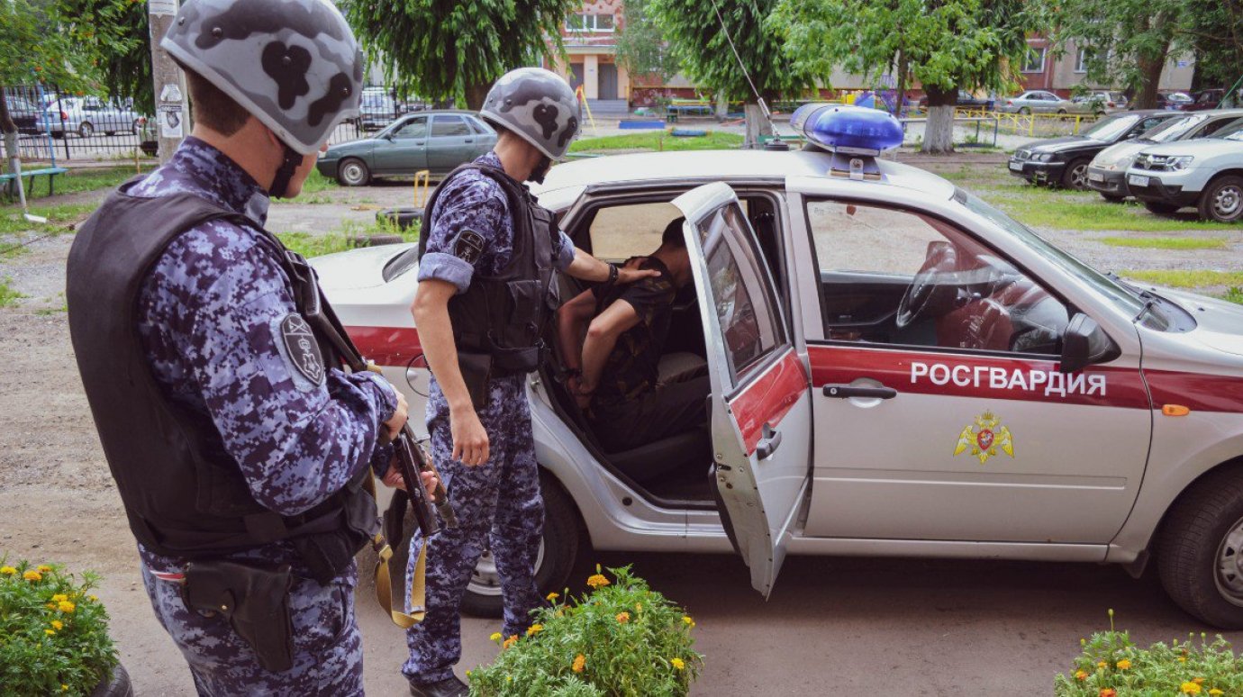 В Пензе вор оставил одежду и паспорт на месте преступления