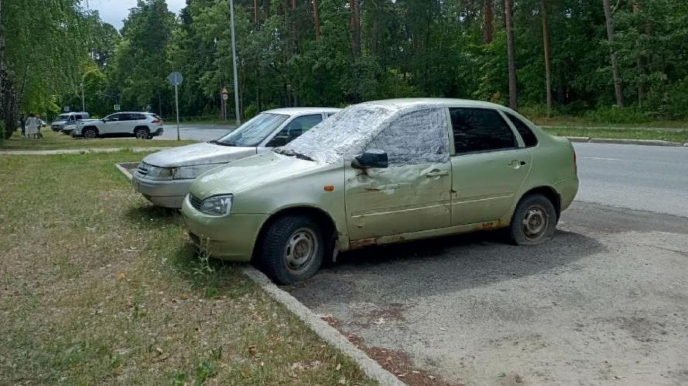 В Заречном уберут автохлам от школьного двора