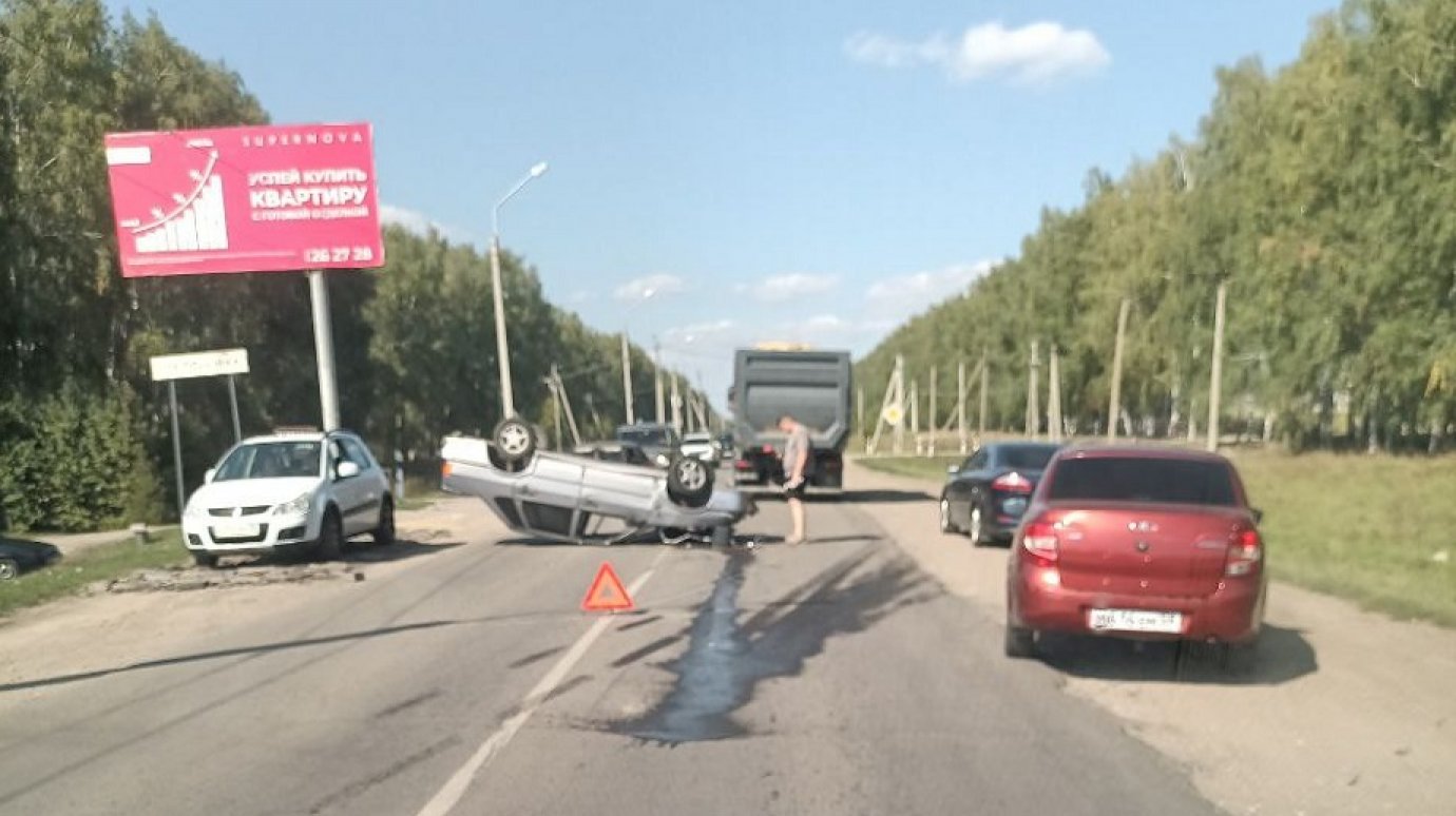 В Богословке автомобиль опрокинулся вверх колесами