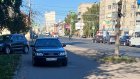 Пензенца возмутила парковка автомобиля на тротуаре