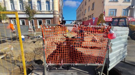 «Под «кирпич» едут!»: перекрытие в центре стало сюрпризом для водителей