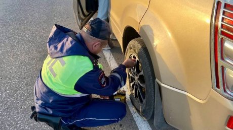 Автолюбительница с ребенком попала в беду по дороге в Пензу