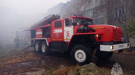 Нежилой дом в Терновке тушили 19 пожарных