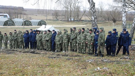 Губернатор провел смотр подразделений теробороны региона