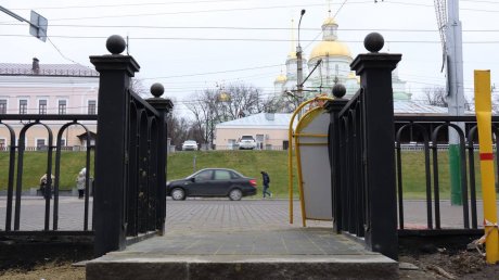 В Пензе завершается ремонт лестницы у памятника Первопоселенцу